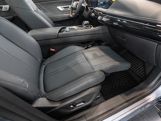 Dongfeng Huge Executive 1.5 AMT Silver Black